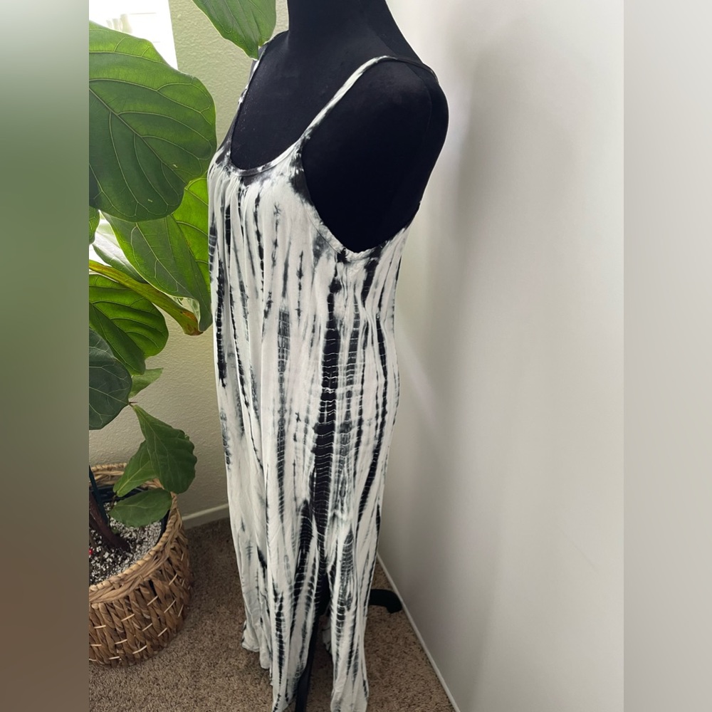Dress - Picture 6 of 9